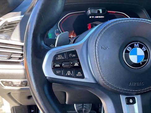 Used 2022 BMW X7 M50i image 22