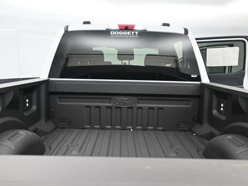 New 2026 Ford F250 Lariat w/ Black Appearance Package image 12