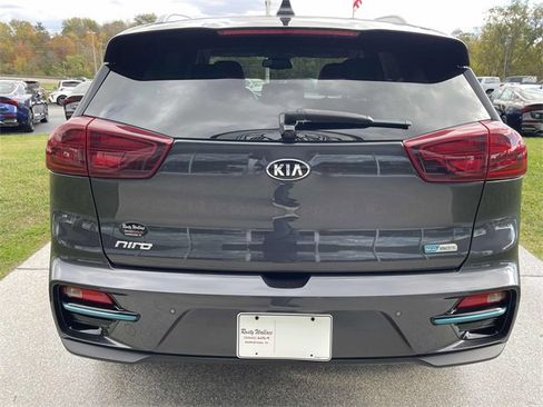 Used 2020 Kia Niro EX Premium w/ Cold Weather Package image 3