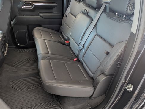 Used 2024 Chevrolet Silverado 1500 LT Trail Boss w/ Convenience Package II AWD/4WD image 17
