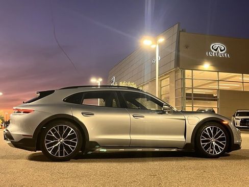 Used 2023 Porsche Taycan 4 Cross Turismo image 7