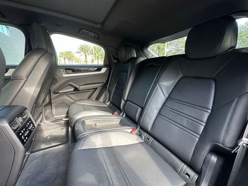 Used 2025 Porsche Cayenne S image 37
