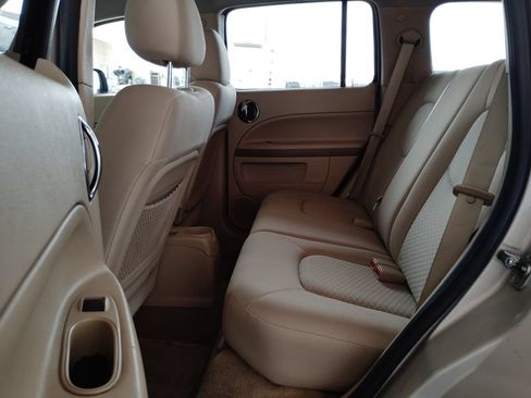 Used 2009 Chevrolet HHR LS FWD image 21
