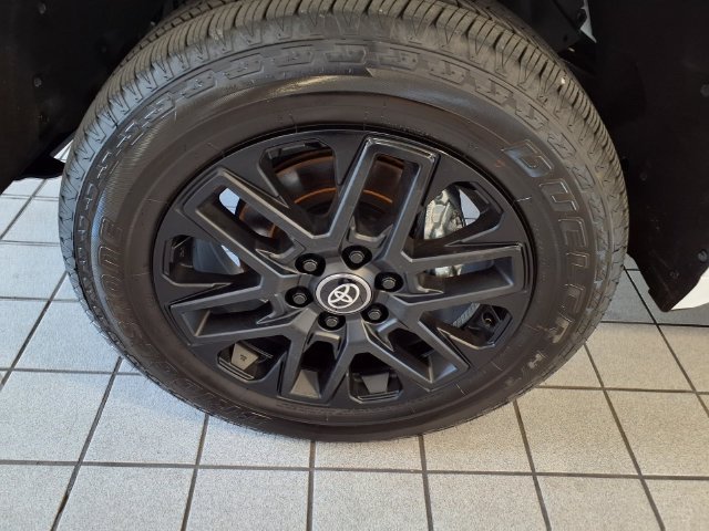 Used 2026 Toyota Tundra SR5 w/ SX Package AWD/4WD image 5