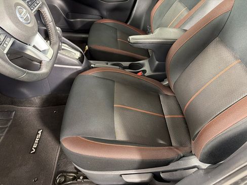 Used 2020 Nissan Versa SR w/ Convenience Package image 10