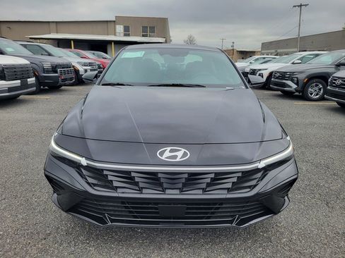 New 2026 Hyundai Elantra SEL Sport Premium FWD image 9