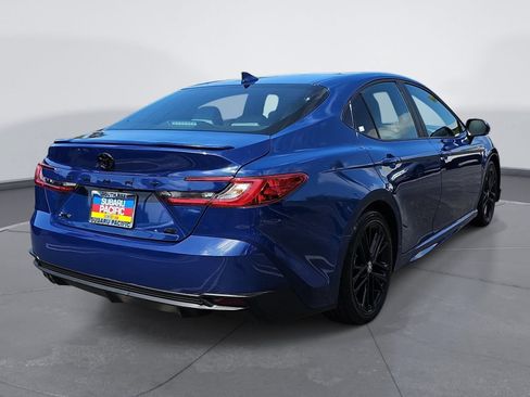 Used 2025 Toyota Camry SE w/ Convenience Package FWD image 3
