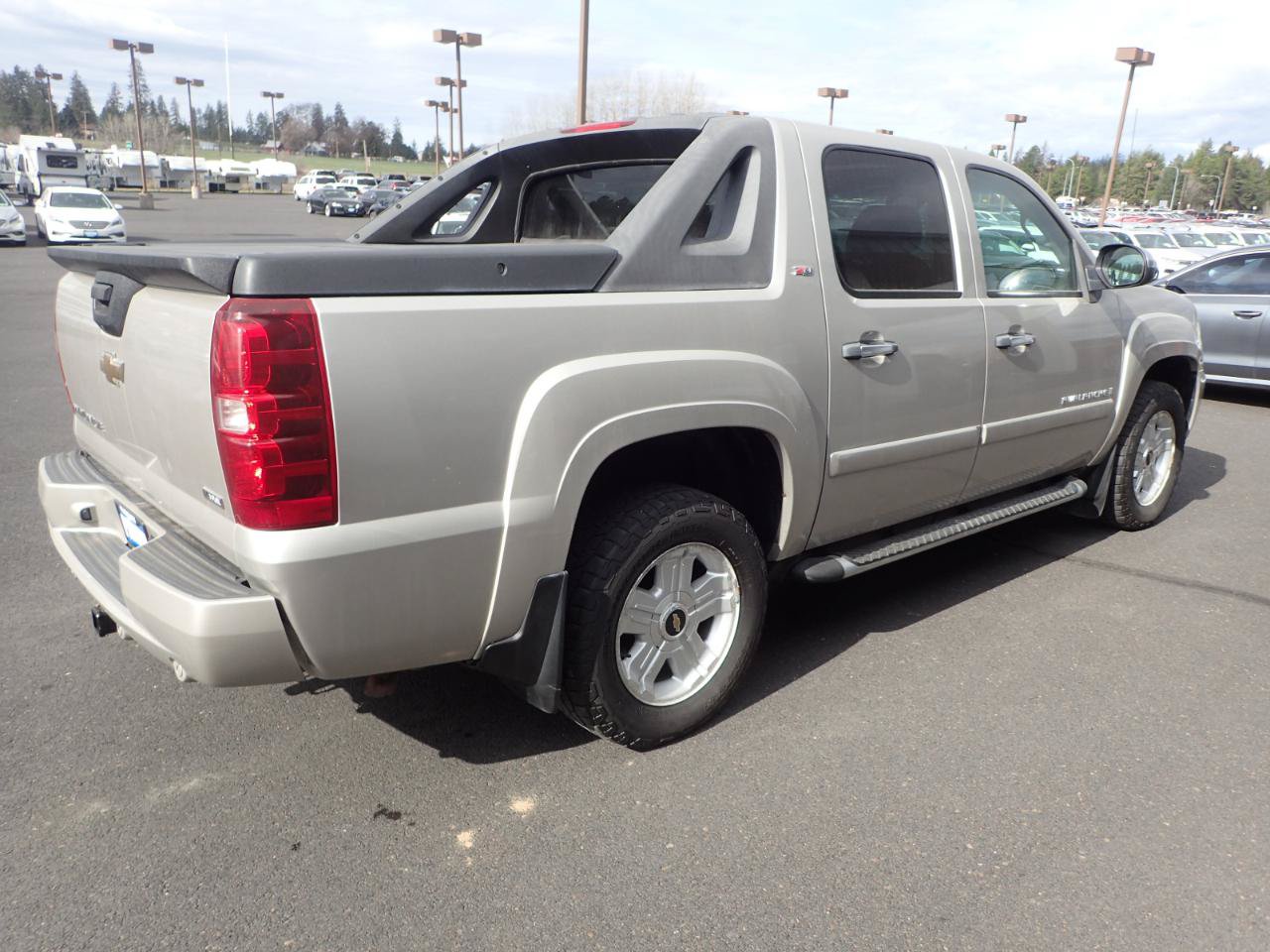 Used 2008 Chevrolet Avalanche LT AWD/4WD image 5