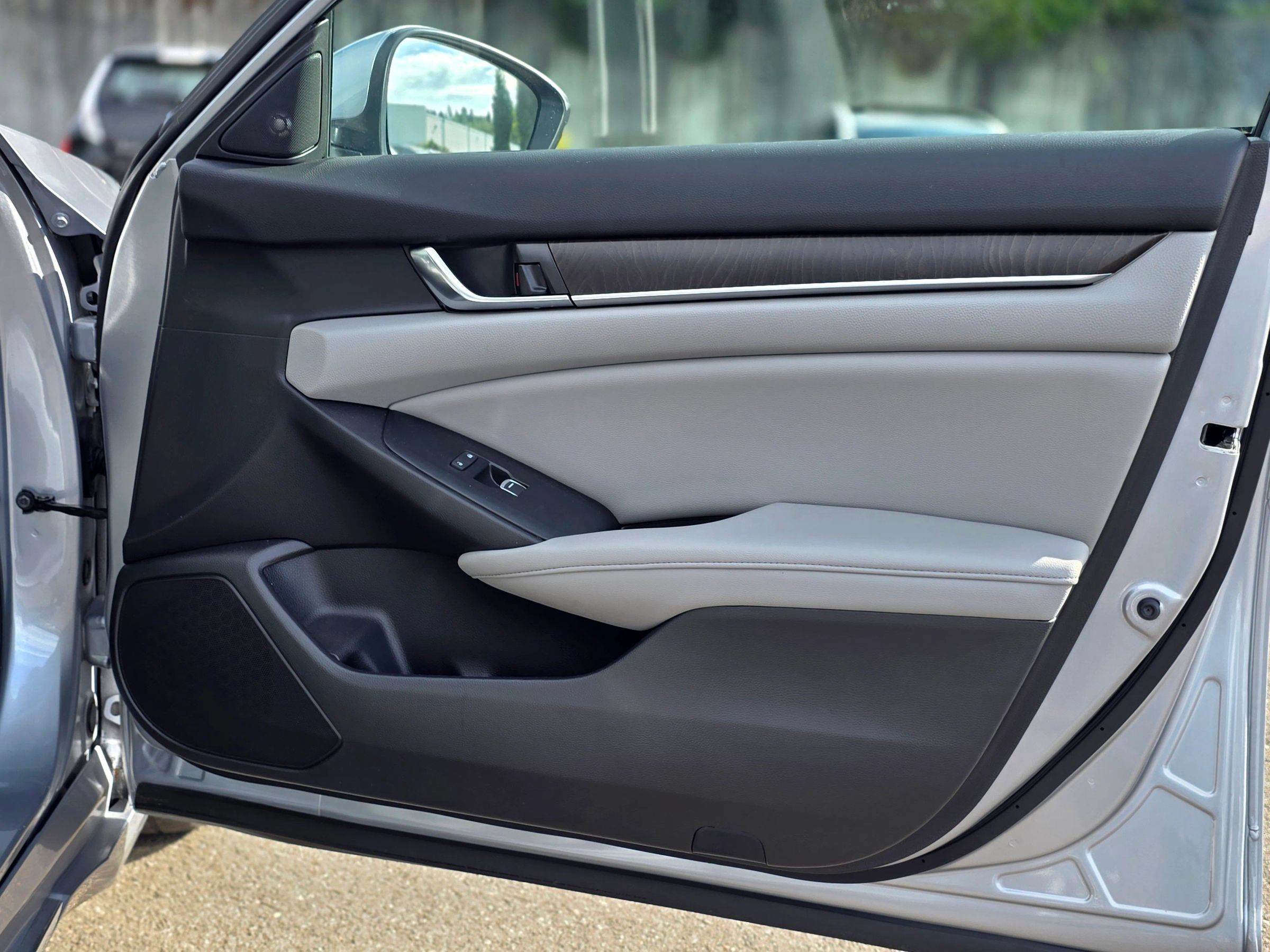 Used 2019 Honda Accord EX-L image 33
