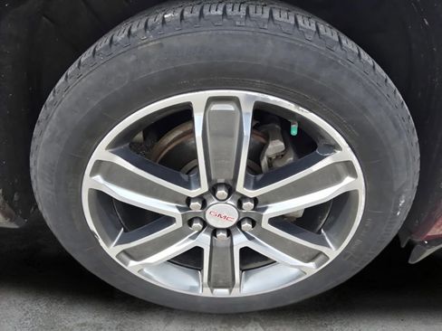 Used 2018 GMC Acadia Denali w/ Technology Package AWD/4WD image 20