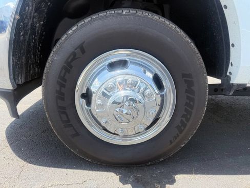 Used 2023 RAM 3500 Tradesman w/ Chrome Appearance Group AWD/4WD image 10