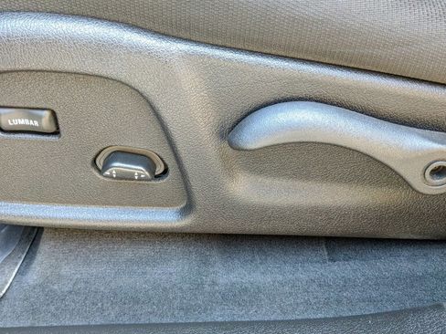 Used 2010 HUMMER H3T image 25