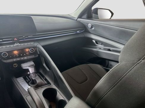 Used 2024 Hyundai Elantra SEL FWD image 23
