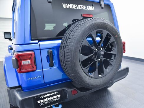 Used 2023 Jeep Wrangler Unlimited Sahara w/ Cold Weather Group image 6