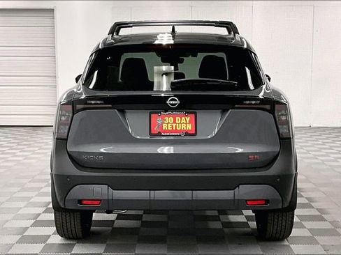 New 2025 Nissan Kicks SR w/ SR Premium Package image 4