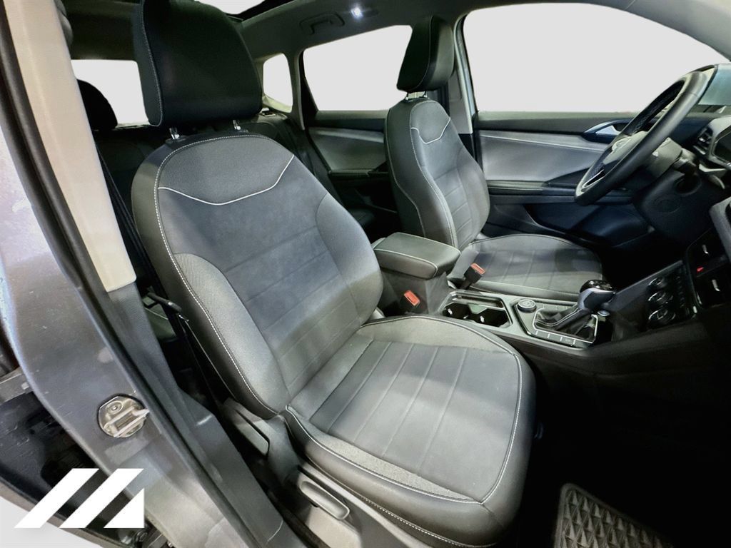 Used 2024 Volkswagen Taos SE AWD/4WD image 28