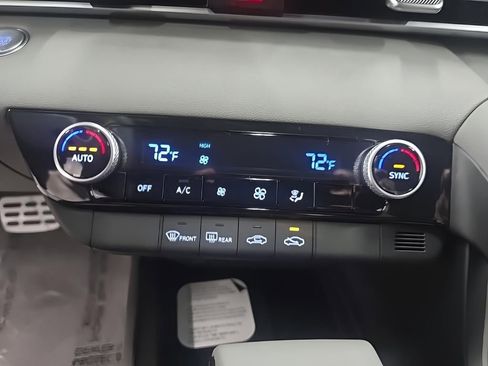 New 2026 Hyundai Elantra Sport FWD image 24
