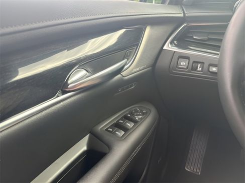 Used 2021 Cadillac XT5 Premium Luxury image 25