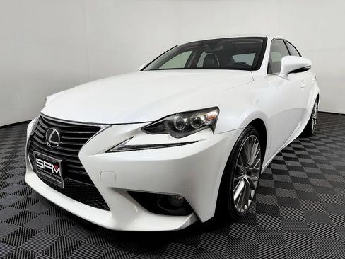 Used 2014 Lexus IS 250 w/ Luxury Package w/Gray Wood RWD image 3
