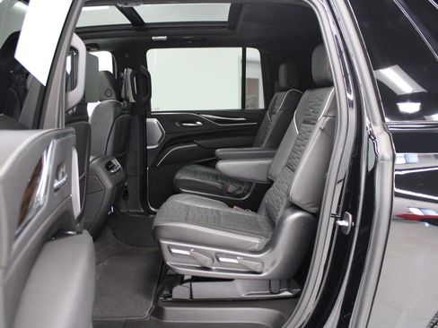 Used 2023 Cadillac Escalade ESV Sport Platinum w/ LPO, ONYX Package image 51