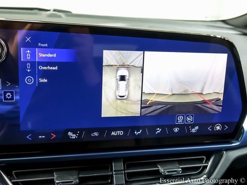 New 2026 Chevrolet Equinox EV LT image 16