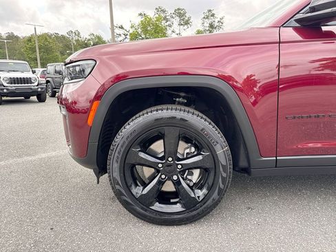 New 2026 Jeep Grand Cherokee L Limited w/ Limited Altitude Package AWD/4WD image 12
