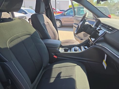 New 2026 Jeep Grand Cherokee Laredo X AWD/4WD image 10