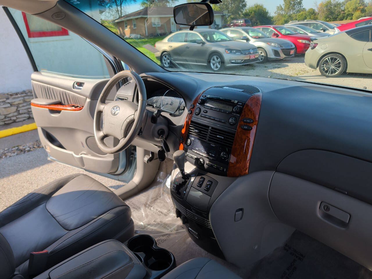 Used 2009 Toyota Sienna XLE FWD image 16