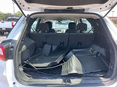 Used 2019 Chevrolet Equinox LS FWD image 27