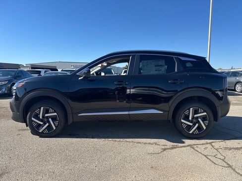 New 2026 Nissan Kicks SV image 2