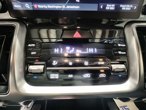 Used 2023 Kia Sorento EX image 16