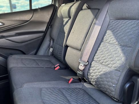 Used 2018 Chevrolet Equinox LT FWD image 19