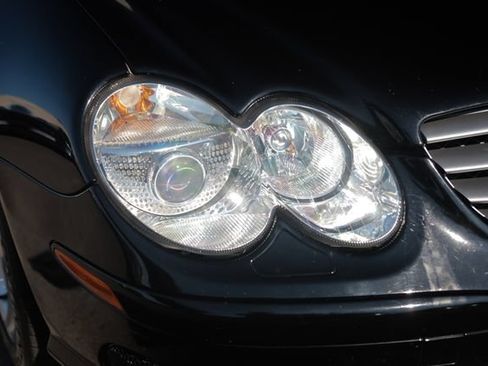 Used 2005 Mercedes-Benz SL 500 image 8