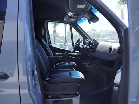 Used 2023 Mercedes-Benz Sprinter 2500 image 23