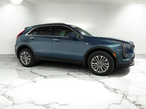 New 2025 Cadillac XT4 Premium Luxury image 6
