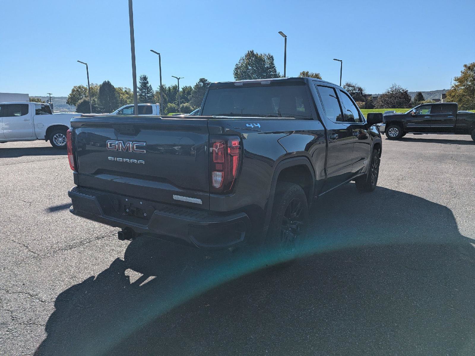 Used 2025 GMC Sierra 1500 Elevation AWD/4WD image 7