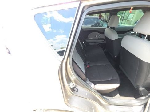 Used 2019 Kia Soul FWD image 3