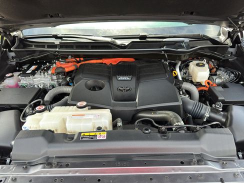 Used 2023 Toyota Sequoia TRD Pro AWD/4WD image 19
