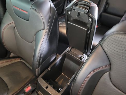 Used 2022 Jeep Cherokee Trailhawk w/ Sound & Nav Group image 30