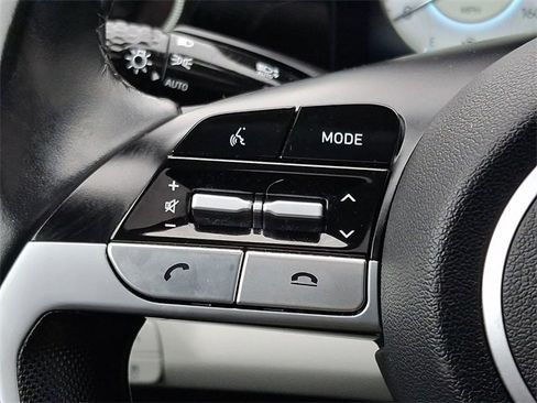 Used 2022 Hyundai Elantra Limited image 21