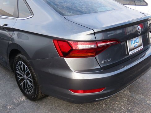 Used 2019 Volkswagen Jetta SE w/ Cold Weather Package image 12