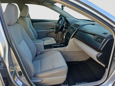 Used 2017 Toyota Camry LE w/ Four Season Floor Mat Package FWD image 11