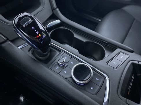 Certified 2023 Cadillac XT5 Premium Luxury w/ LPO, Floor Liner Package image 8