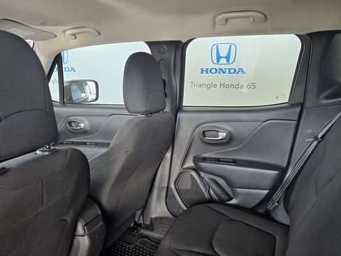 Used 2022 Jeep Renegade Sport w/ Sport Appearance Group image 11