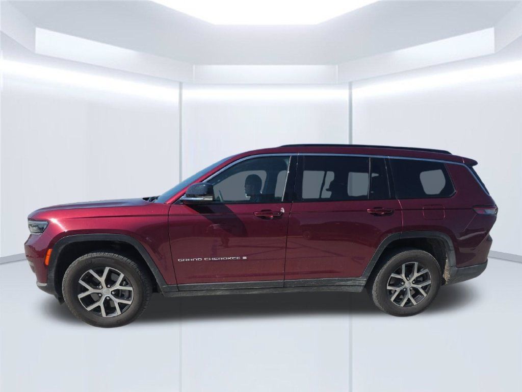 Used 2025 Jeep Grand Cherokee L Limited w/ Trailer Tow Package AWD/4WD image 40