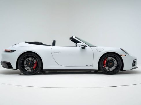Used 2022 Porsche 911 Carrera GTS RWD image 2