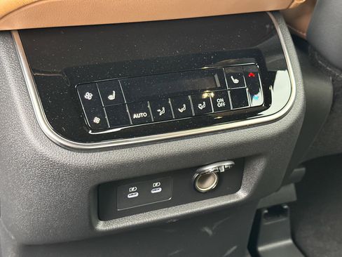 New 2026 Nissan Armada Platinum Reserve image 25