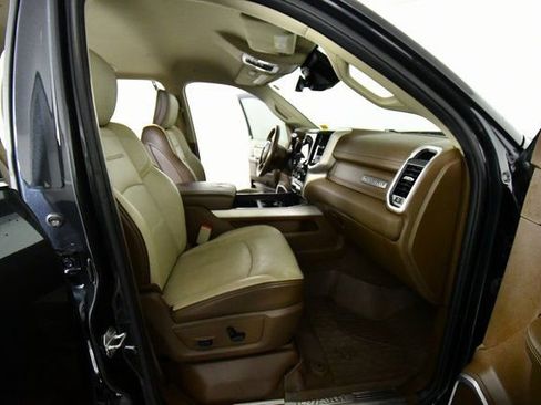Used 2020 RAM 3500 Laramie image 22