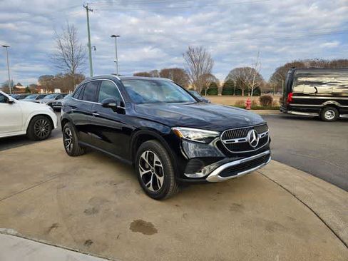 Used 2026 Mercedes-Benz GLC 350e 4MATIC image 3