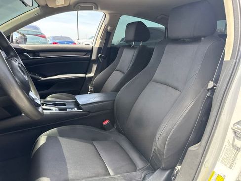 Used 2018 Honda Accord LX image 10